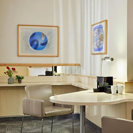 Lindner Am Dom, Part Of Jdv By Hyatt 4* Köln