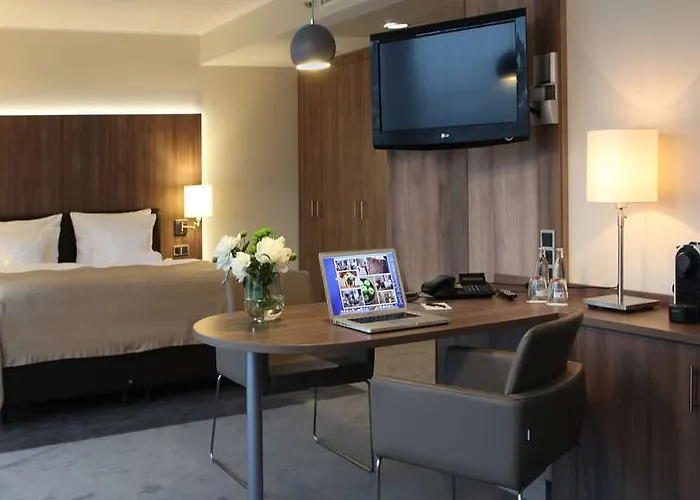 Lindner Am Dom, Part Of Jdv By Hyatt Hotel Cologne